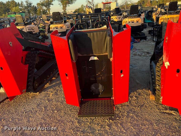 image for item ES8327 Erie SCL850 compact utility loader