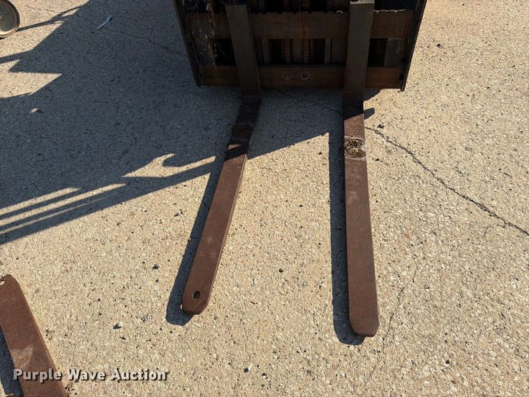 image for item EU0894 Yale GP050RCJUE086 forklift