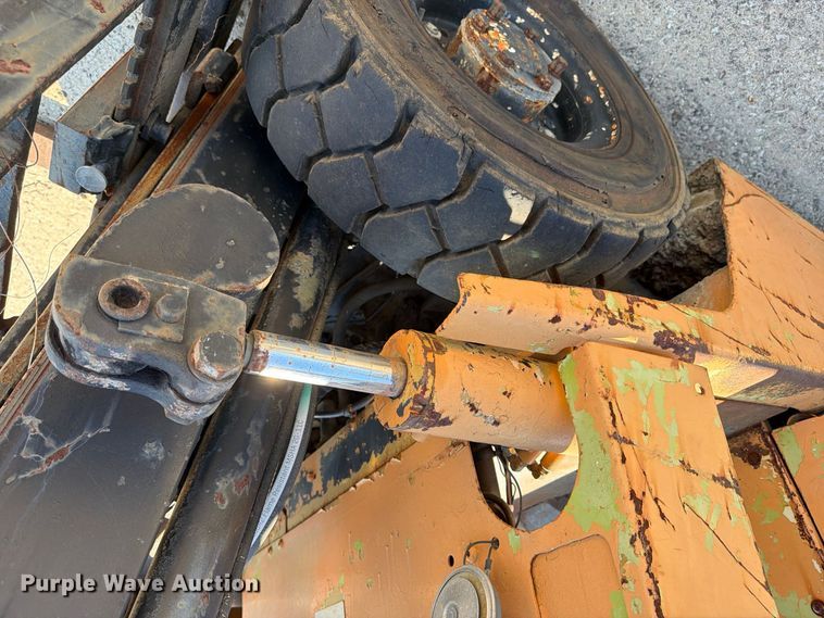 image for item EU0894 Yale GP050RCJUE086 forklift