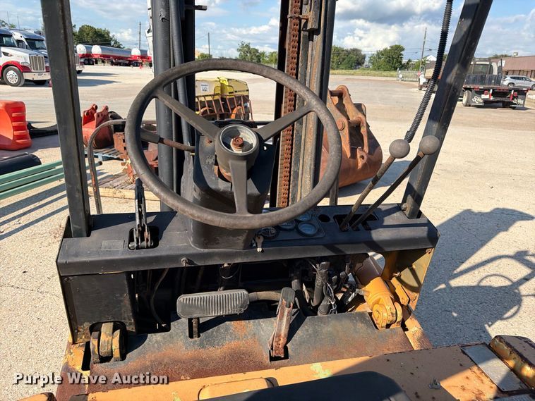 image for item EU0894 Yale GP050RCJUE086 forklift