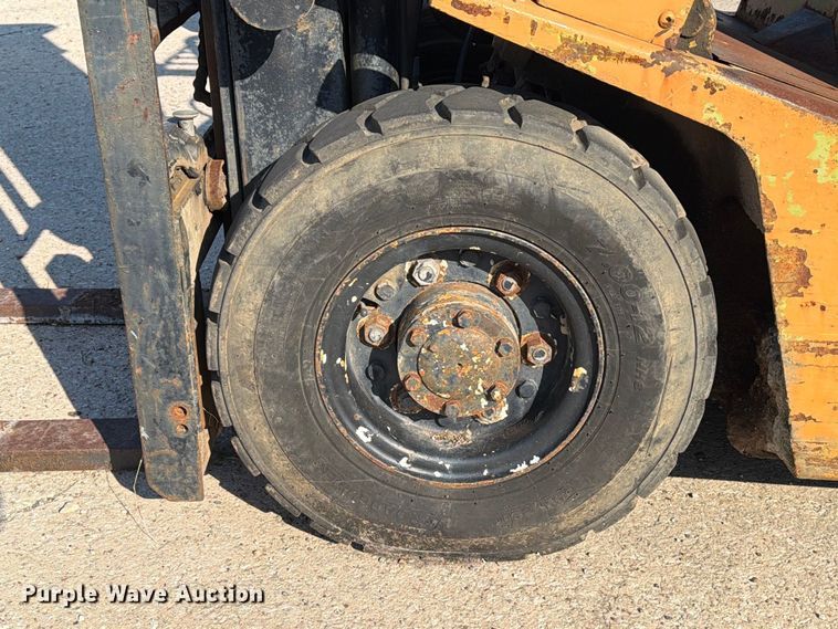 image for item EU0894 Yale GP050RCJUE086 forklift