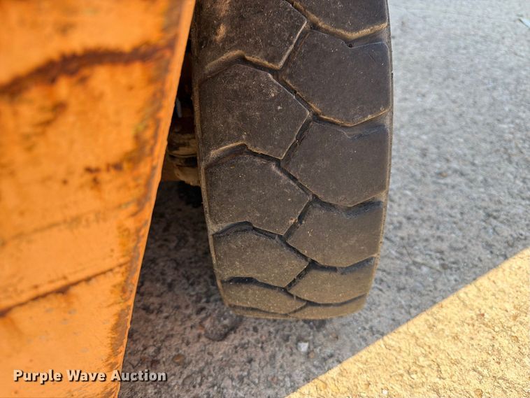 image for item EU0894 Yale GP050RCJUE086 forklift
