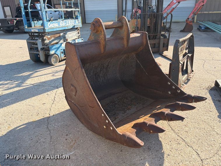 image for item EU0895 Excavator bucket
