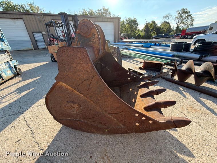 image for item EU0895 Excavator bucket