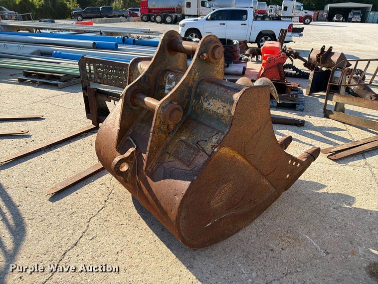image for item EU0895 Excavator bucket