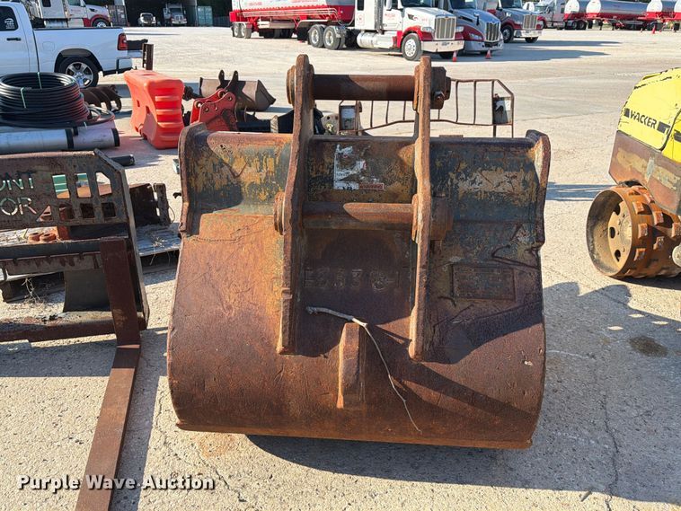 image for item EU0895 Excavator bucket