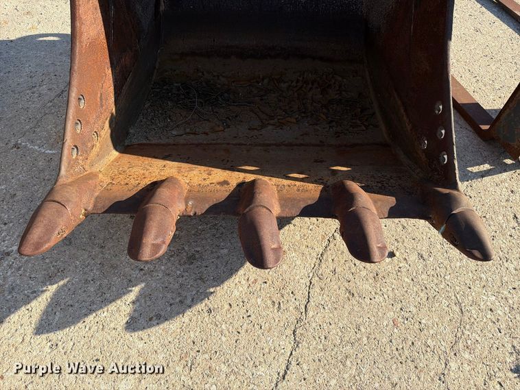 image for item EU0895 Excavator bucket
