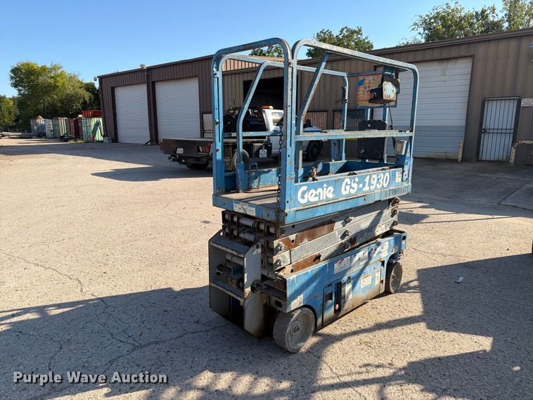 Genie GS-1930 scissor lift