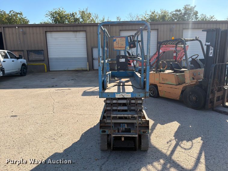 image for item EU0897 Genie GS-1930 scissor lift
