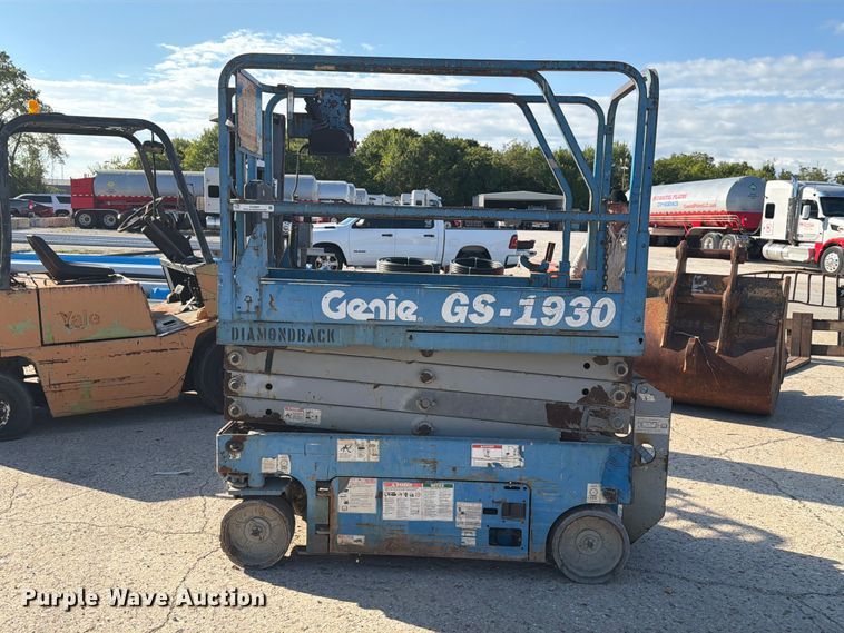 image for item EU0897 Genie GS-1930 scissor lift