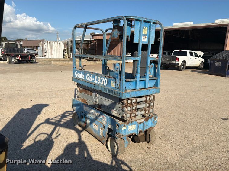 image for item EU0897 Genie GS-1930 scissor lift