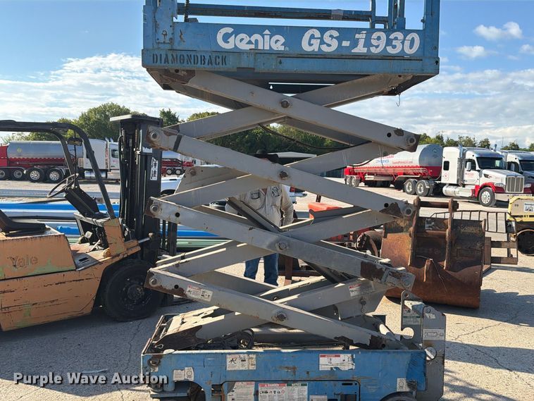 image for item EU0897 Genie GS-1930 scissor lift