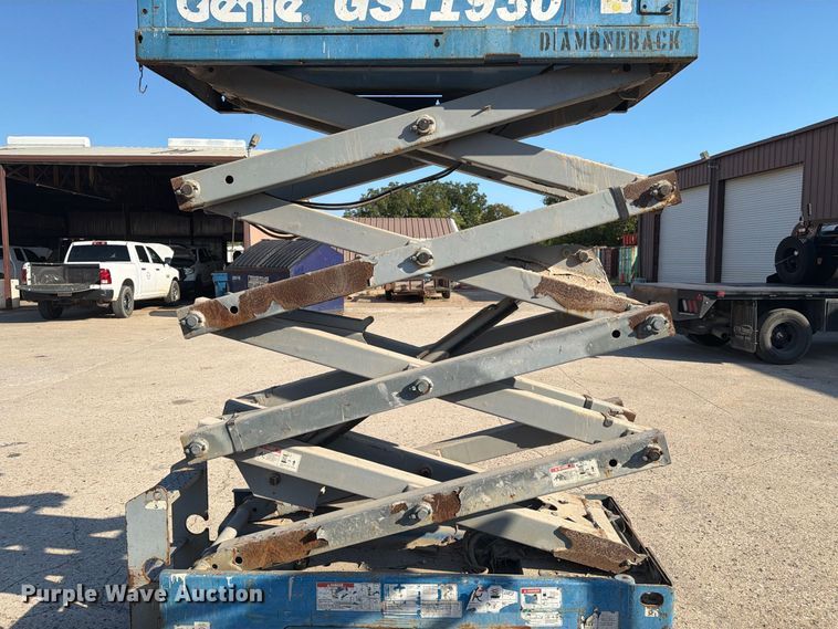 image for item EU0897 Genie GS-1930 scissor lift