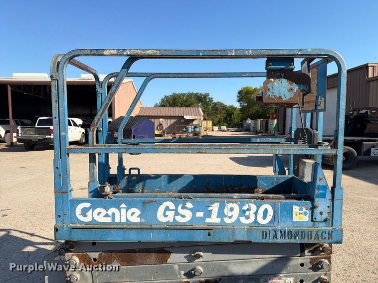 image for item EU0897 Genie GS-1930 scissor lift