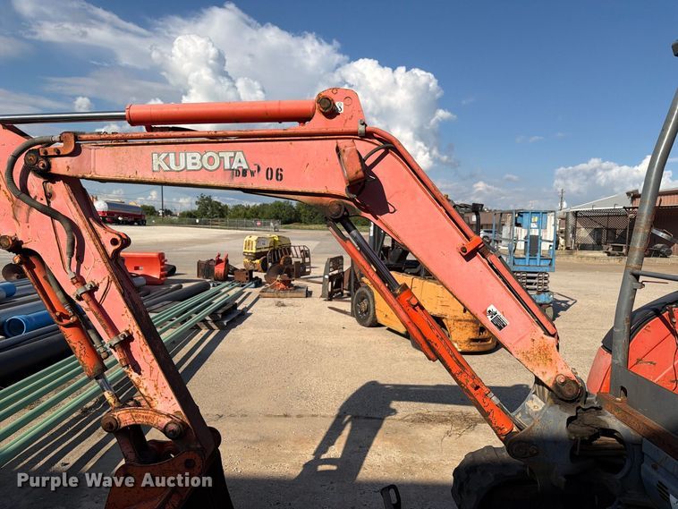 image for item EU0898 2006 Kubota KX71-3 mini excavator