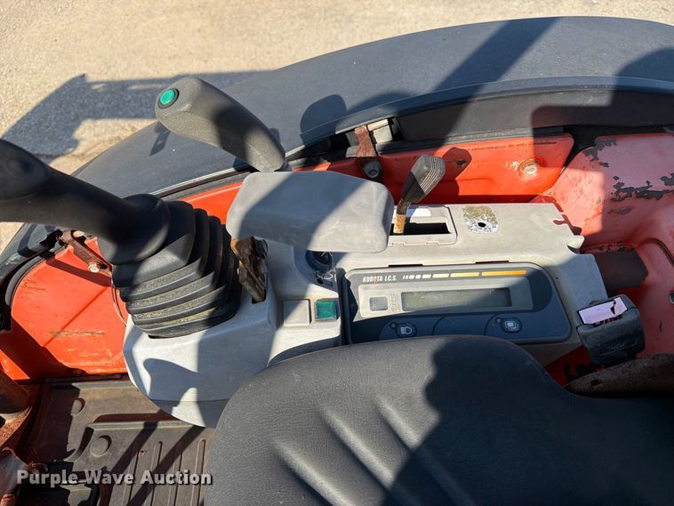 image for item EU0898 2006 Kubota KX71-3 mini excavator