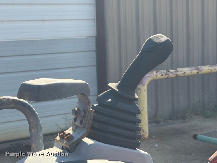 image for item EU0898 2006 Kubota KX71-3 mini excavator