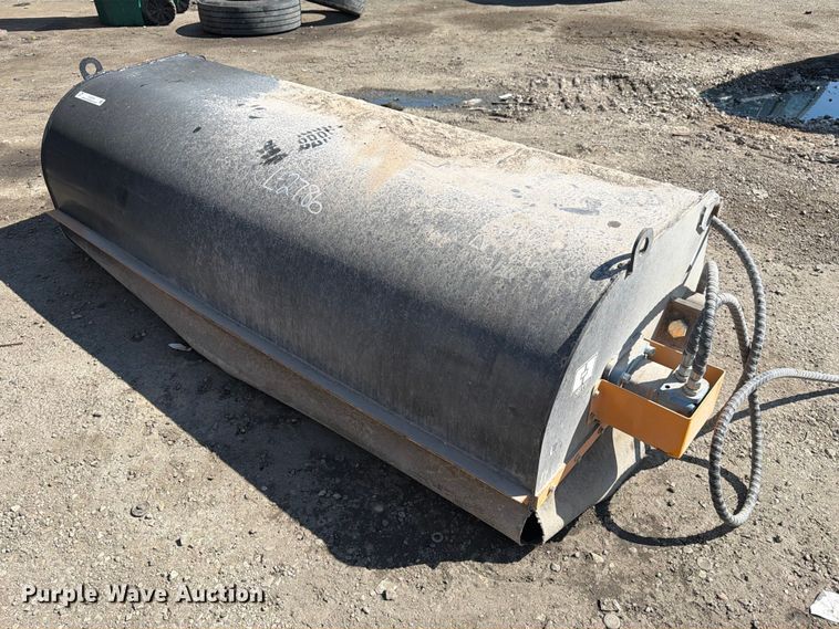 image for item EU0938 2025 Giyi BS72 skid steer sweeper