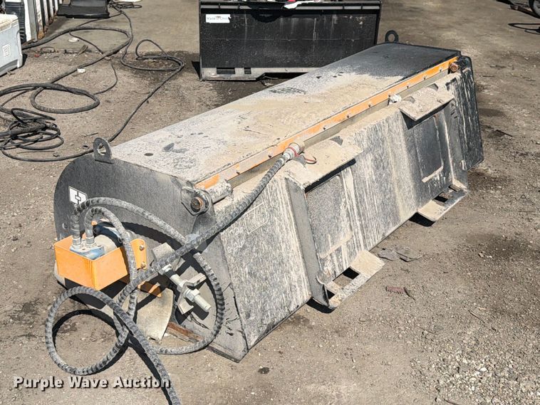 image for item EU0938 2025 Giyi BS72 skid steer sweeper
