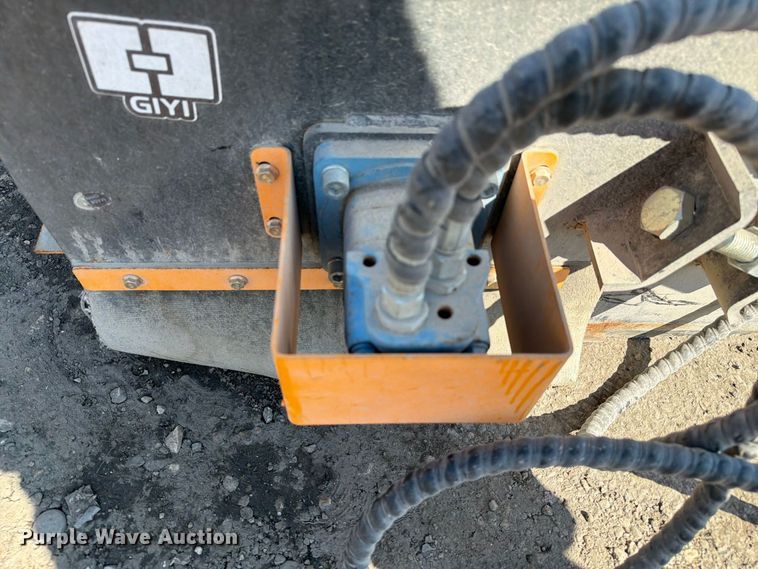 image for item EU0938 2025 Giyi BS72 skid steer sweeper