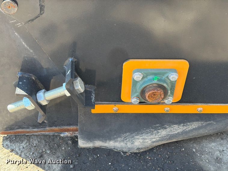 image for item EU0938 2025 Giyi BS72 skid steer sweeper