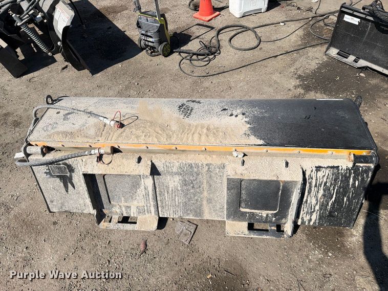 image for item EU0938 2025 Giyi BS72 skid steer sweeper