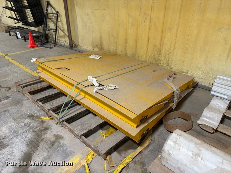 image for item EV7003 Storage container ramps
