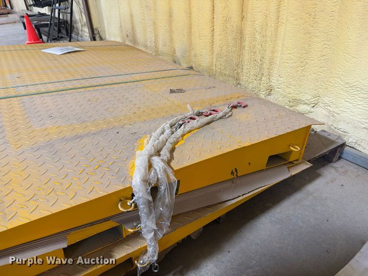 image for item EV7003 Storage container ramps