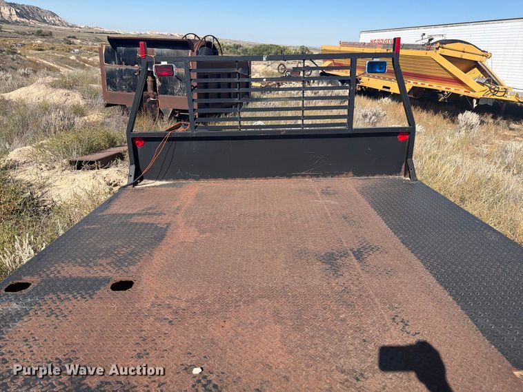 image for item EW2299 Harsh flatbed