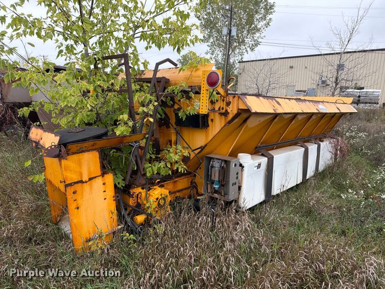 image for item EX1012 Henderson FSH14' spreader bed