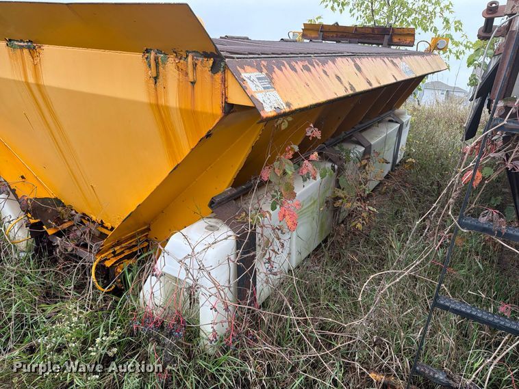 image for item EX1012 Henderson FSH14' spreader bed