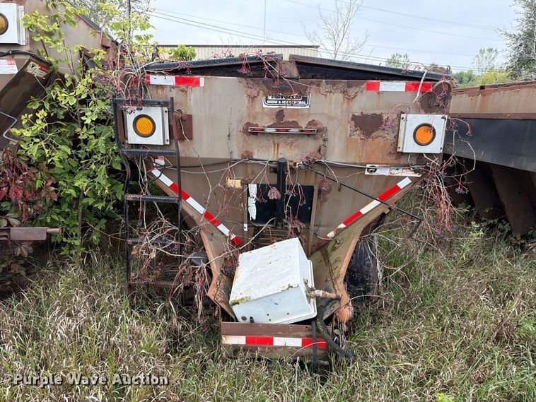 image for item EX1017 Spreader box