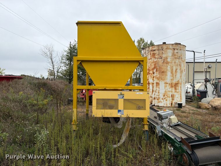 image for item EX1018 Conveyor Engineering and Manufacturing hopper