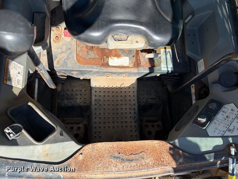 image for item EX1026 2010 Bobcat S630 skid steer loader