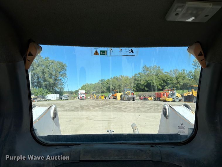 image for item EX1026 2010 Bobcat S630 skid steer loader
