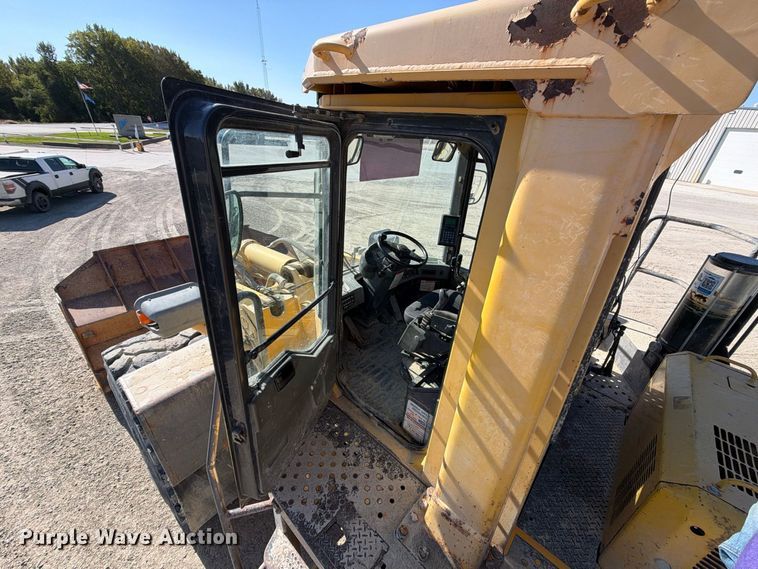 image for item EX1027 2002 Komatsu WA500-3LK wheel loader