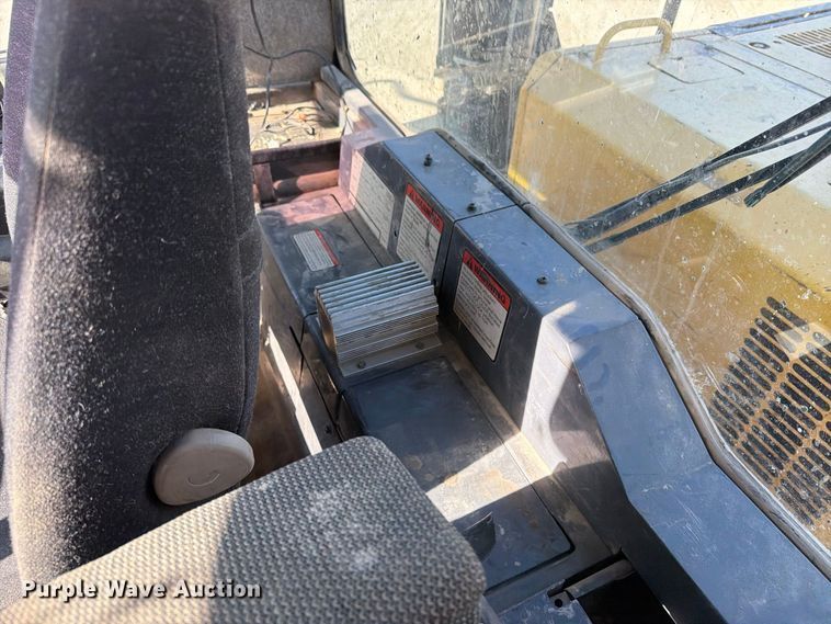 image for item EX1027 2002 Komatsu WA500-3LK wheel loader