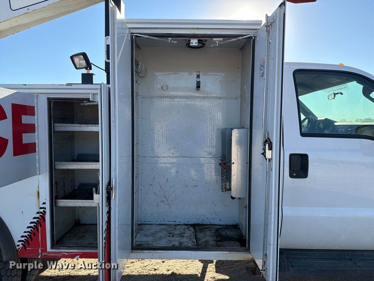 image for item EX1029 2008 Ford F550 utility / service truck