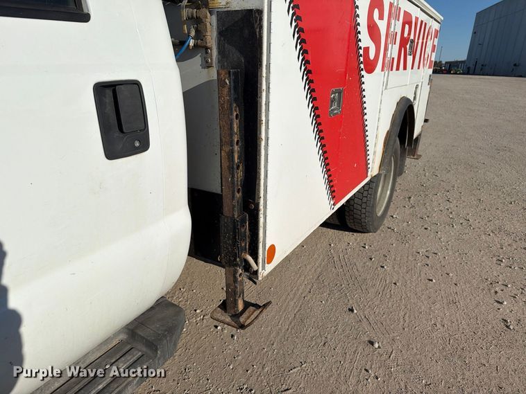 image for item EX1029 2008 Ford F550 utility / service truck