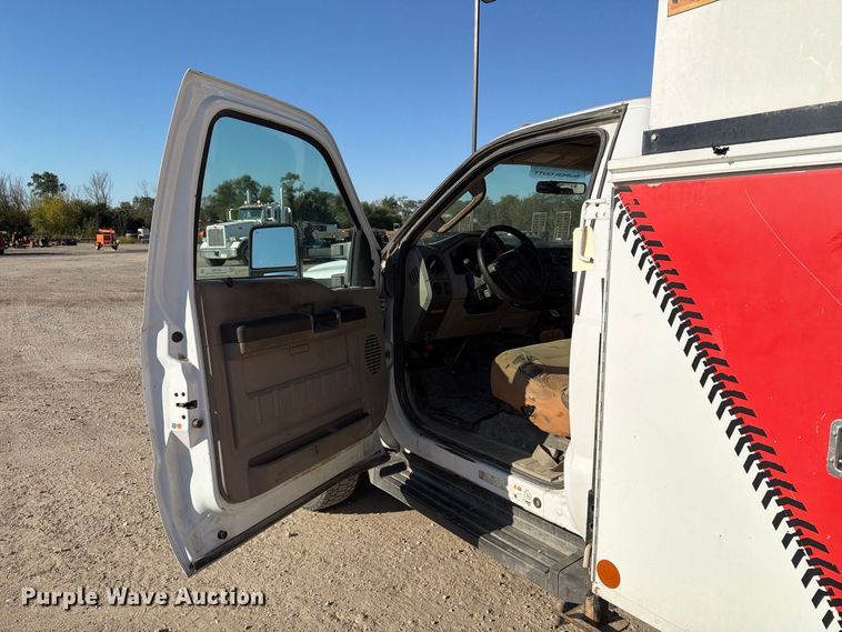 image for item EX1029 2008 Ford F550 utility / service truck