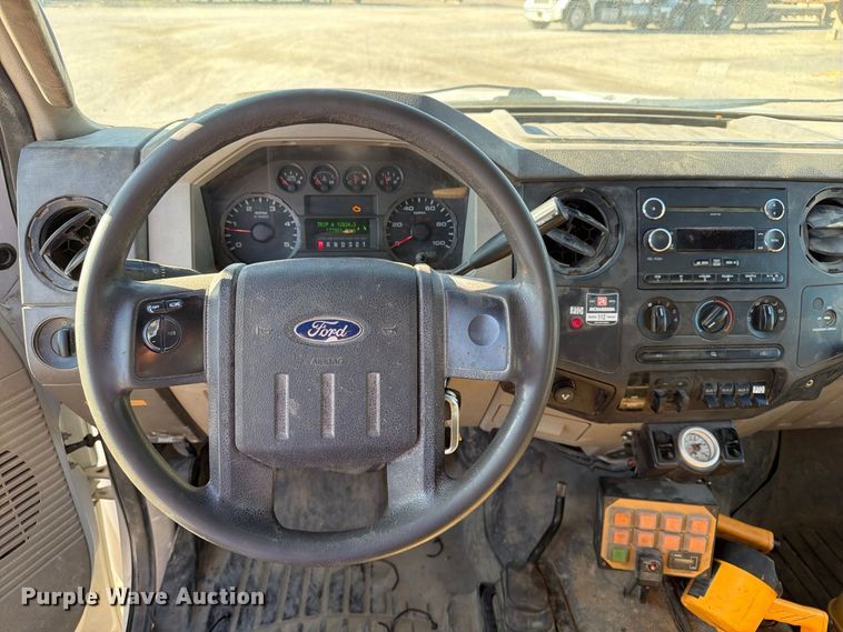 image for item EX1029 2008 Ford F550 utility / service truck