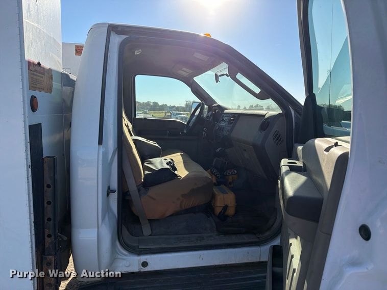 image for item EX1029 2008 Ford F550 utility / service truck