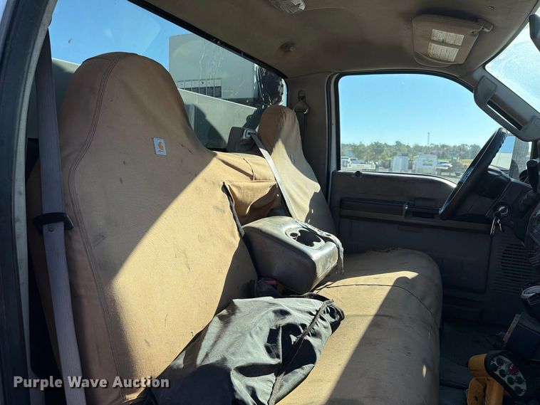 image for item EX1029 2008 Ford F550 utility / service truck
