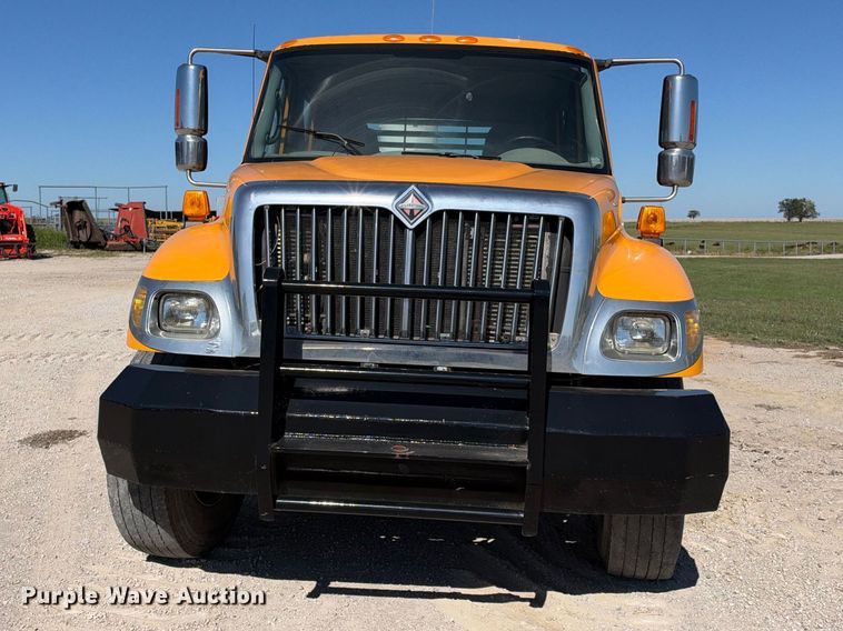 image for item EX2354 2006 International WorkStar 7400 Crew Cab flatbed truck