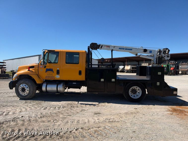 image for item EX2354 2006 International WorkStar 7400 Crew Cab flatbed truck