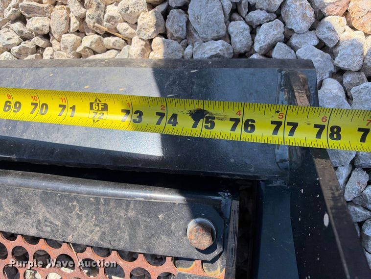 image for item EX2433 Skid steer vibrating screen bucket