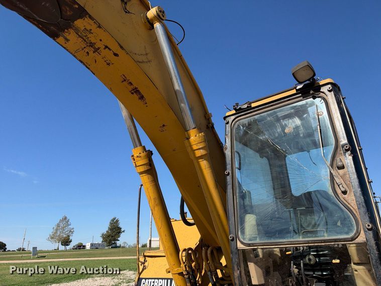 image for item EX2435 1995 Caterpillar 320BL excavator