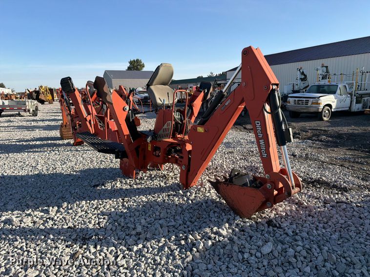 image for item EX4634 2017 Ditch Witch BH120 backhoe attachment