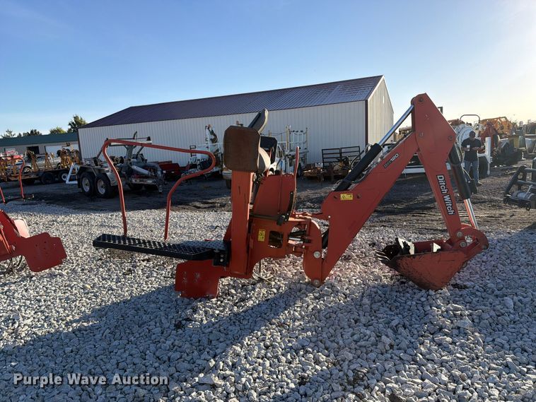image for item EX4634 2017 Ditch Witch BH120 backhoe attachment
