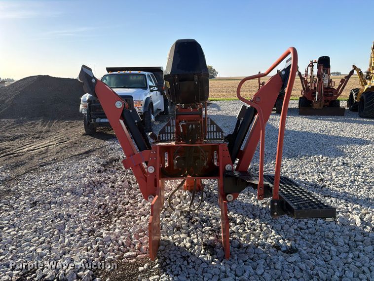 image for item EX4634 2017 Ditch Witch BH120 backhoe attachment